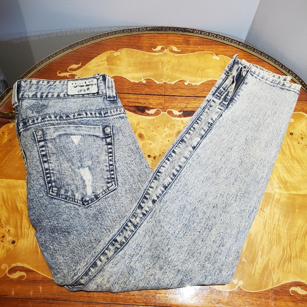 Guess Women's Light Acid-Wash Skinny Jeans